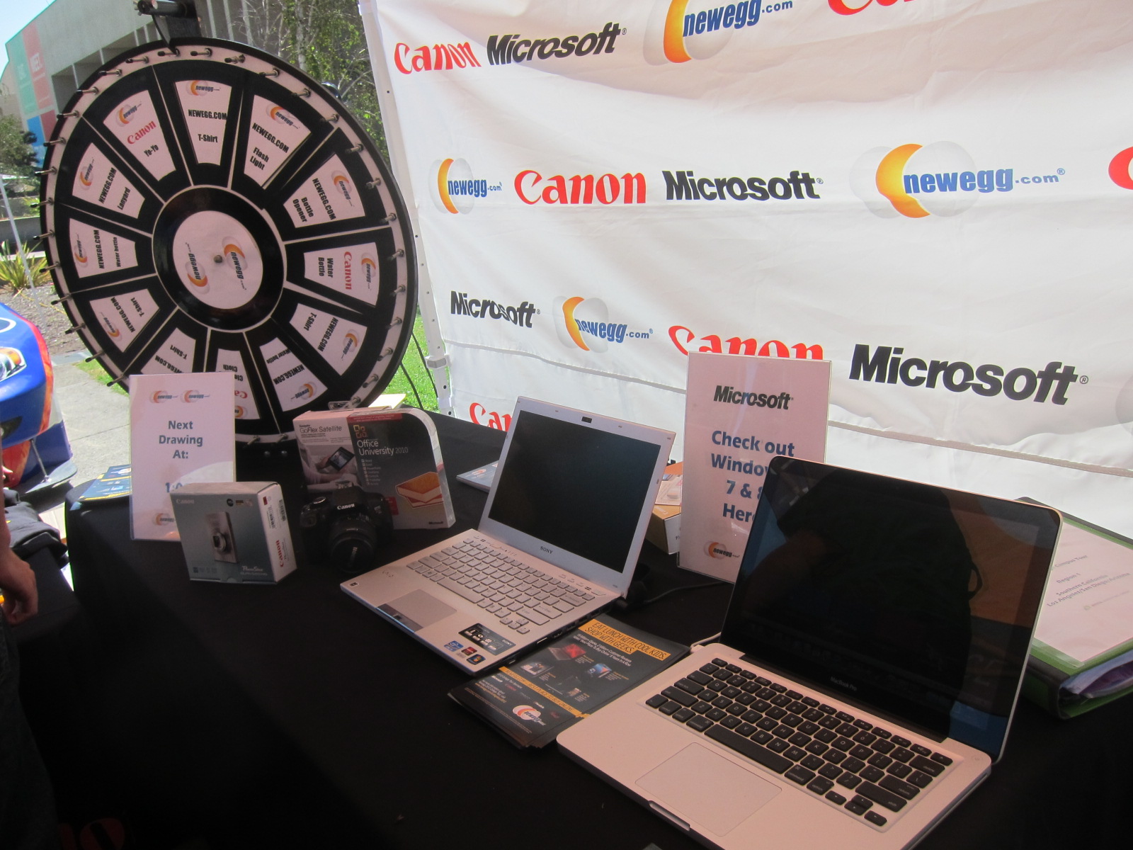 Newegg College Tour visits Cal Poly Pomona