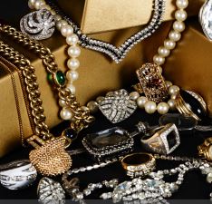 Buying Guide:  Non-Tech Products for the Women in Your Life
