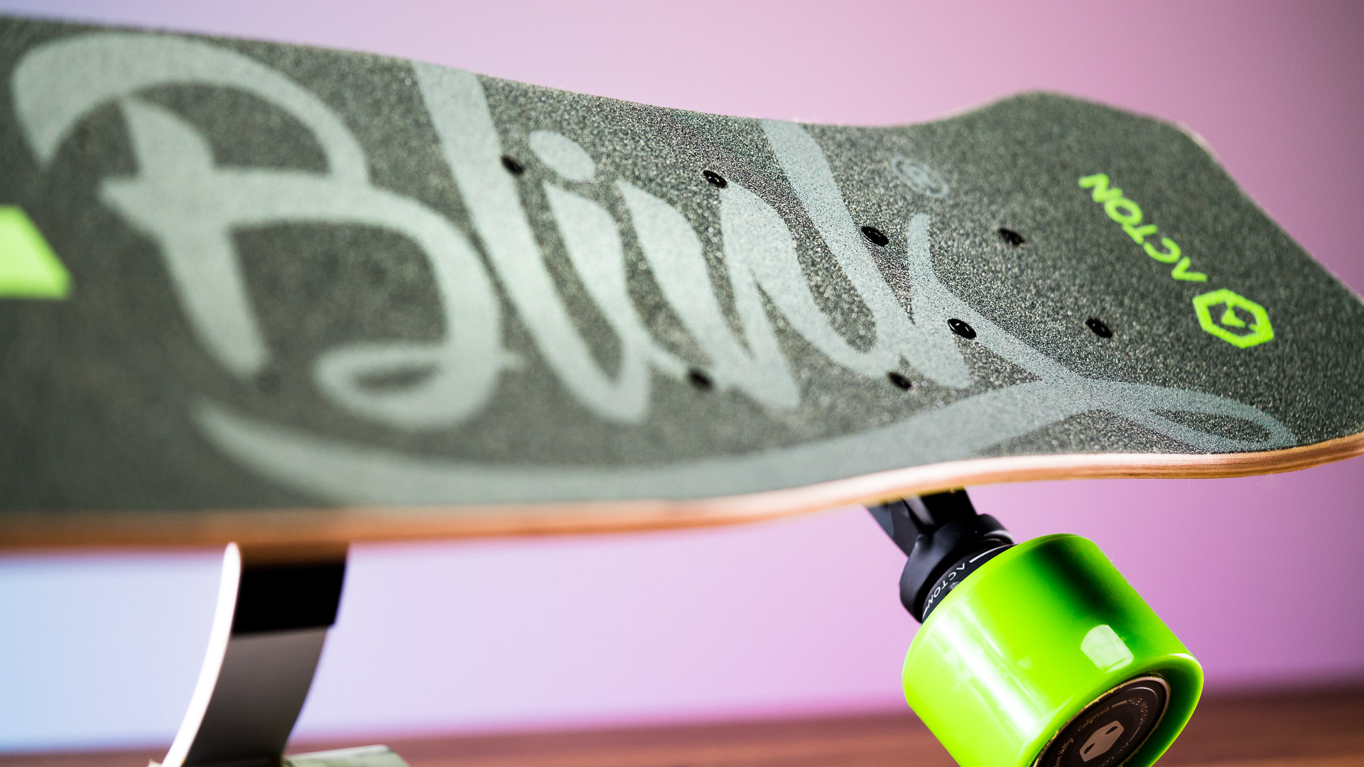 ACTON's BLINK Lite is the lightest and one of the cheapest electric skateboards on the market. Affordability and mobility were the goals to making the ultimate short-distance commuter e-board.