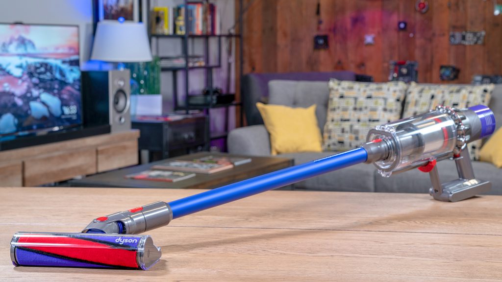 Dyson, home tech, stick vacuum, cordless vacuum, cleaning