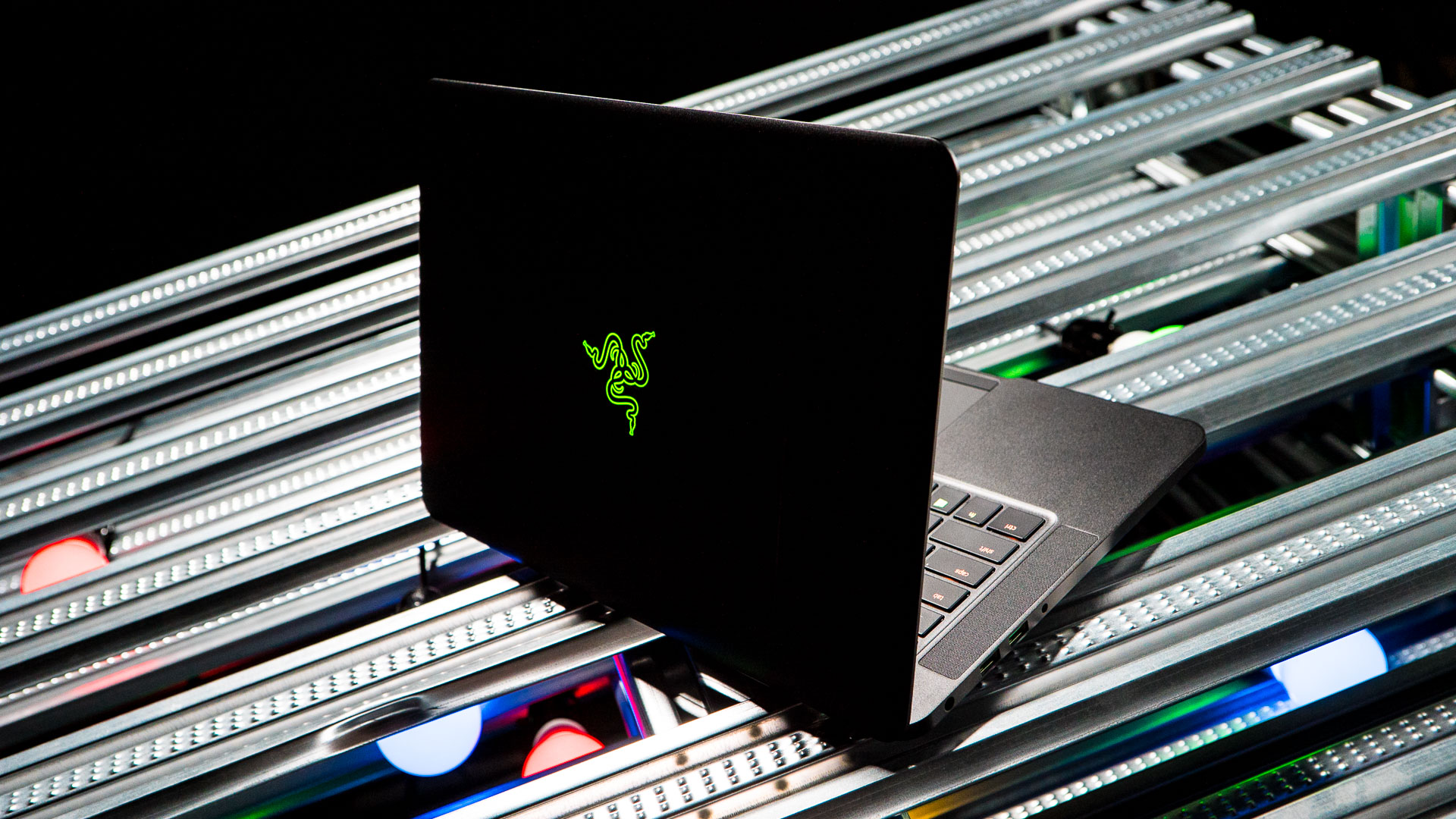 Razer-Blade-2017-Review-1 (1 of 1)-14