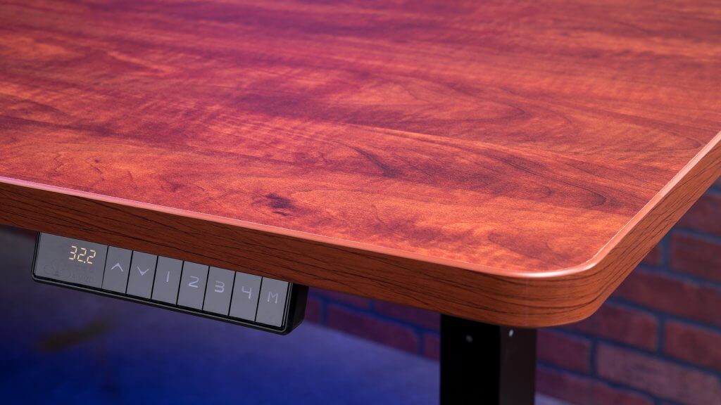 With LED-lit buttons to raise or lower the height and four programmable height settings, the perfect sitting or standing position is just a touch away.