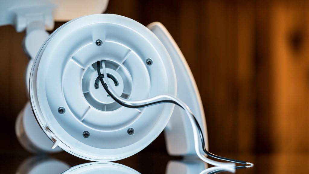 The Maximus Camera Floodlight is a simple installation of only two wires and a screw for support, delivering real plug-and-play Smart Home security.