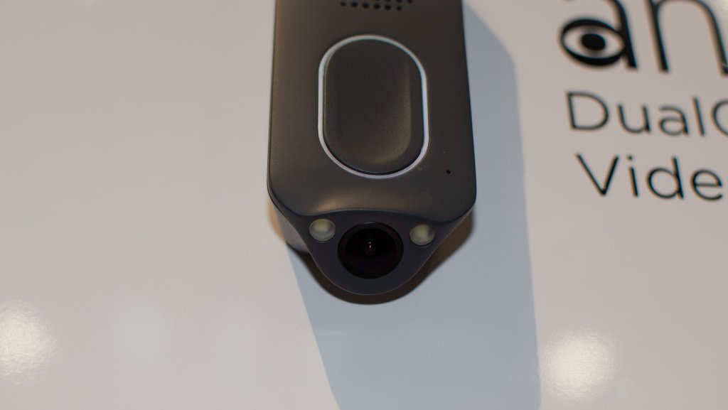 Aimed downwards, the 720p lower camera on the answer DualCam stitches imagery together in the app to create a wide-angle view of the front door. 