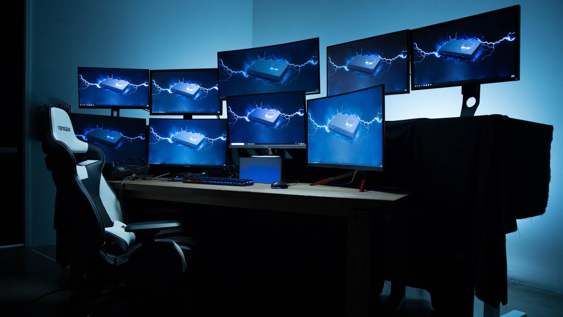 Powering ten displays at once with the Intel Hades Canyon NUC and Thunderbolt 3