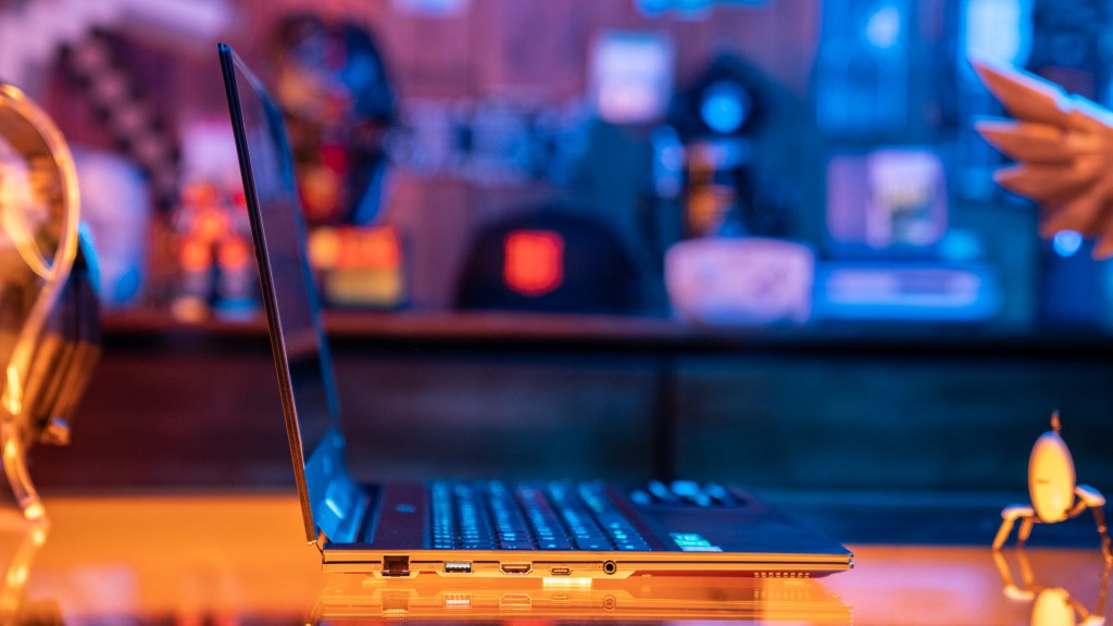 Gigabyte-Aero-15-Y9