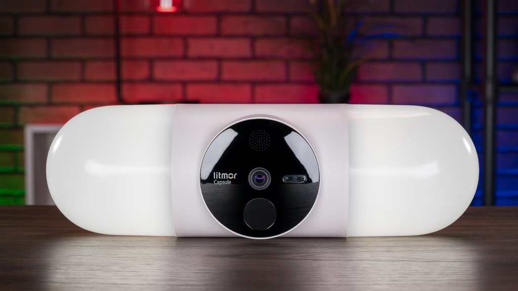 With 2K imaging, 180° FOV, 2400Lumens and AI technology, the Litmor Capsule is a new contender in the smart floodlight market.