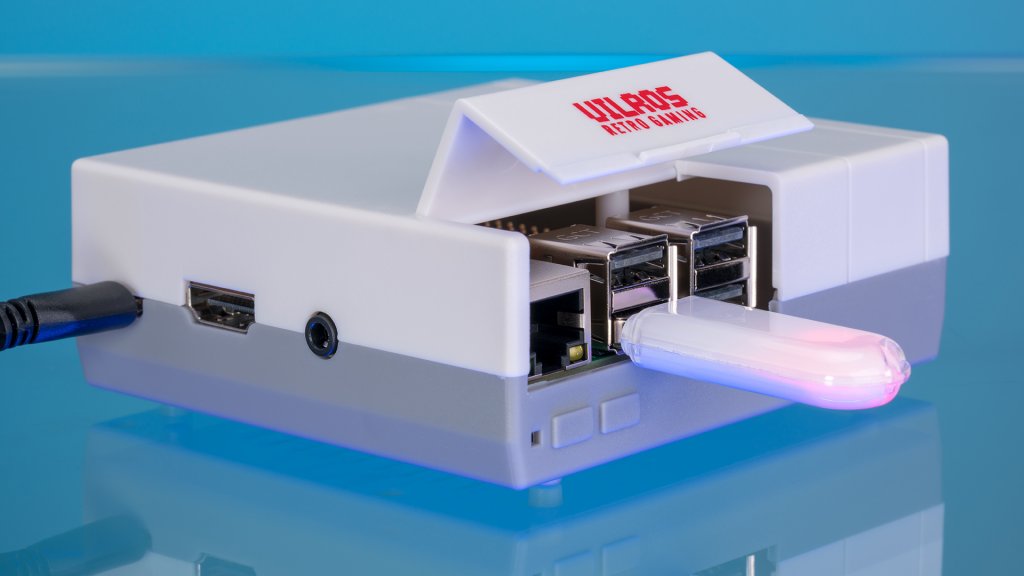 The USB flash drive included with the Vilros retro gaming kit is preloaded with folders for easily loading ROMs.