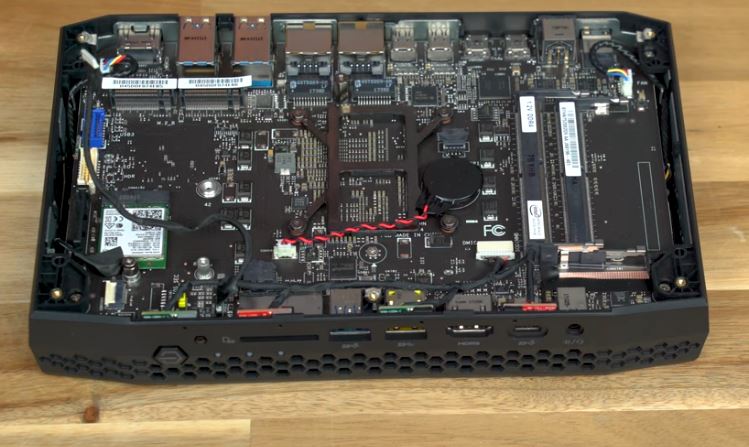 Guide: Installing a SSD and RAM in the Intel Hades Canyon NUC8i7HVK