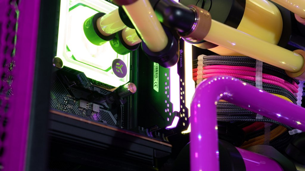 Neon Apocalypse build wallpaper